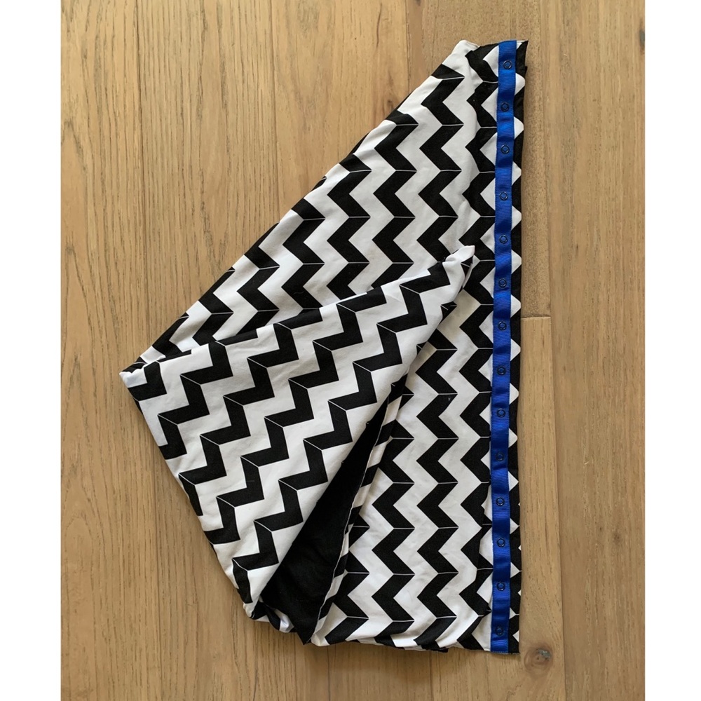 Lululemon vinyasa chevron scarf GUC